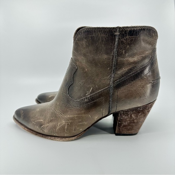 FRYE Renee Short Seam Brown Leather Ankle Boot with Heel size 9.5 M 3472066 - Picture 5 of 8